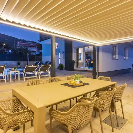 Ketty Luxury House Near By Guide Villa *