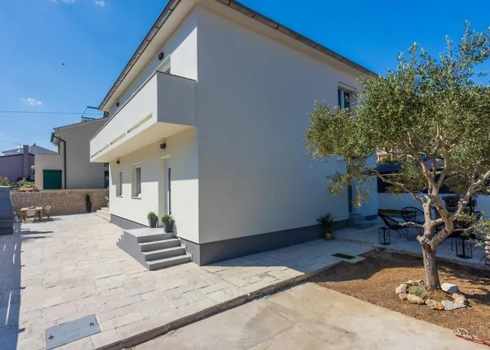 Villa Ketty Luxury House Near By Guide *