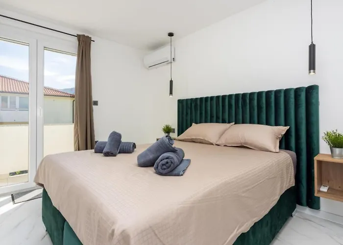 Ketty Luxury House Near By Guide Baška