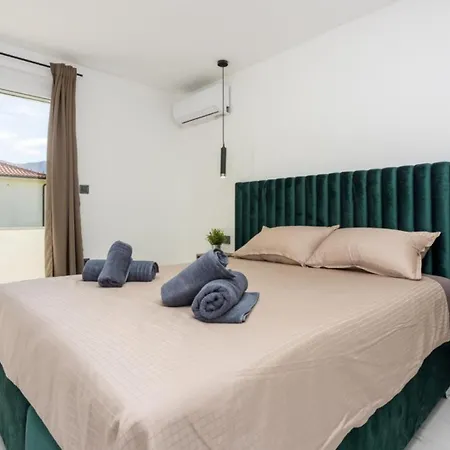 Ketty Luxury House Near By Guide Baska (Krk)