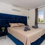 Vila Ketty Luxury House Near By Guide *