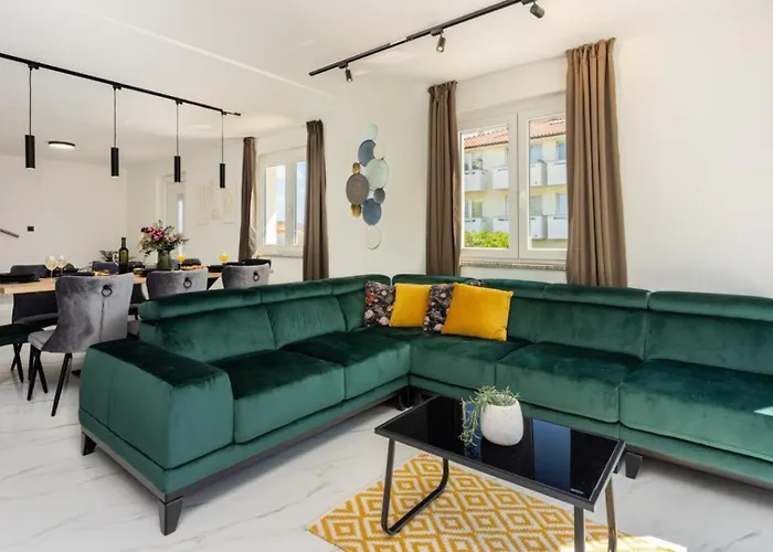 Villa Ketty Luxury House Near By Guide