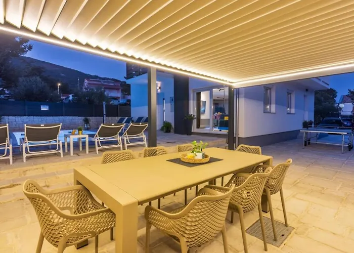 Ketty Luxury House Near By Guide Villa *